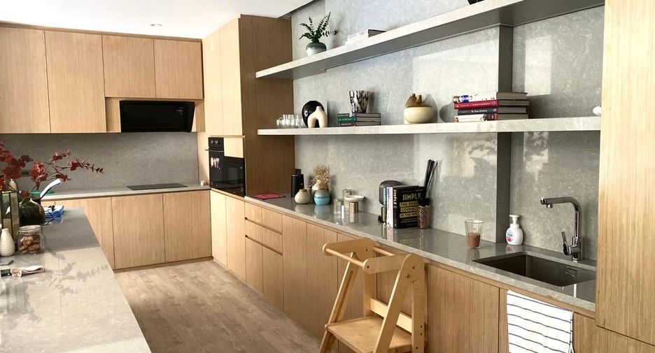 Haus zur Miete mit 5 Zimmer in Bang Phli, Samut Prakan