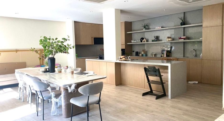 Haus zur Miete mit 5 Zimmer in Bang Phli, Samut Prakan