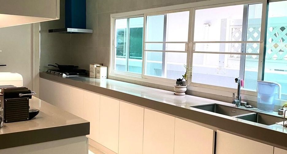 Haus zur Miete mit 5 Zimmer in Bang Phli, Samut Prakan