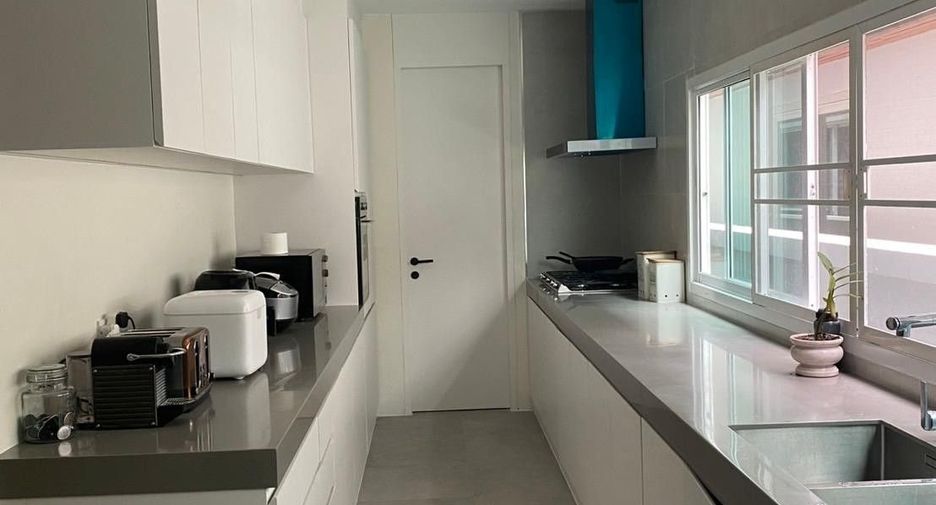 Haus zur Miete mit 5 Zimmer in Bang Phli, Samut Prakan