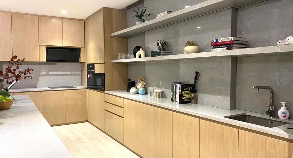 Haus zur Miete mit 5 Zimmer in Bang Phli, Samut Prakan