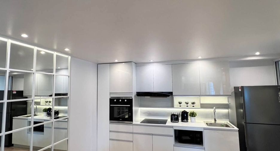 For rent 2 bedrooms condo in Yan Nawa, Bangkok