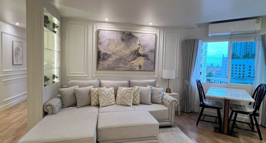 For rent 2 bedrooms condo in Yan Nawa, Bangkok