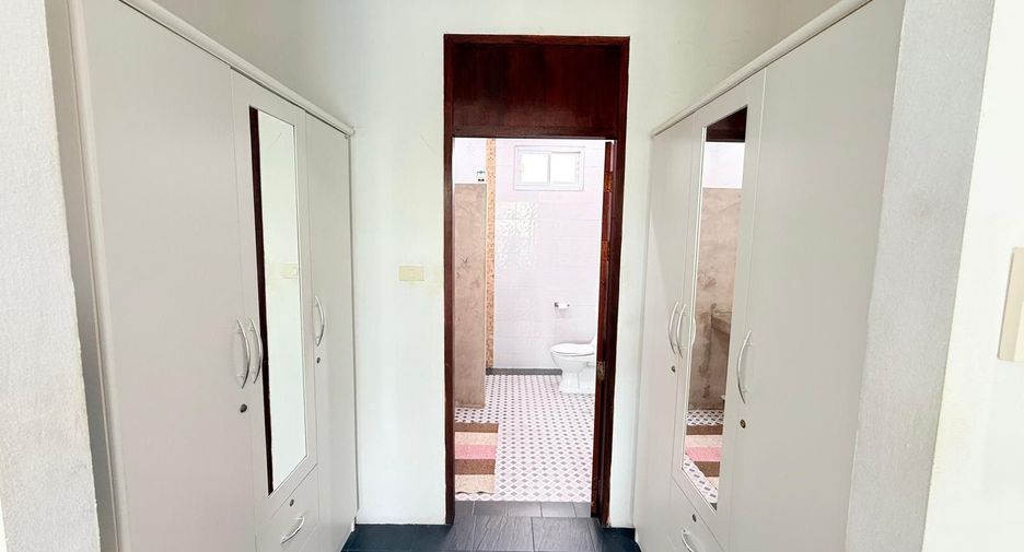For sale 3 bedrooms villa in Hua Hin, Prachuap Khiri Khan
