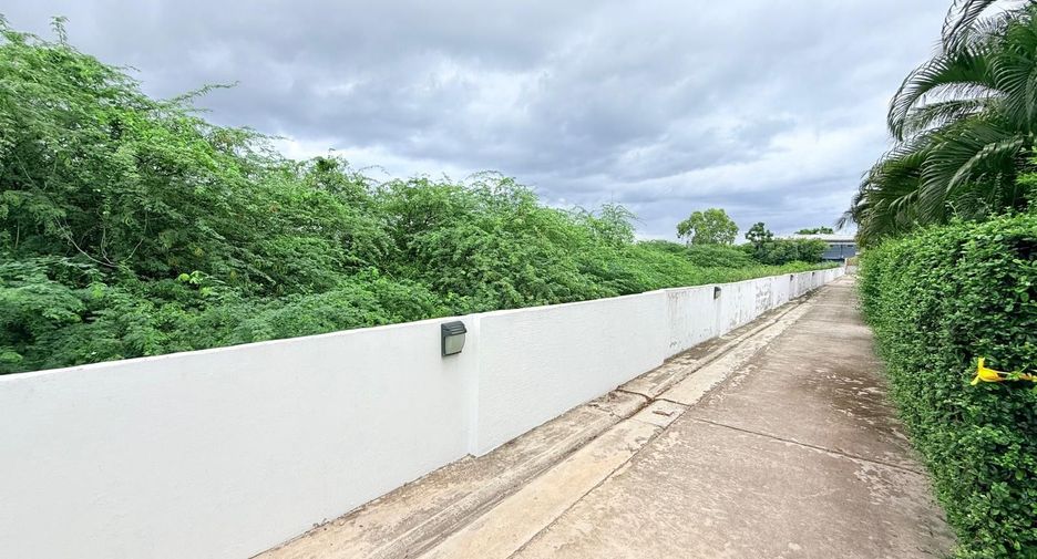 For sale 3 bedrooms villa in Hua Hin, Prachuap Khiri Khan