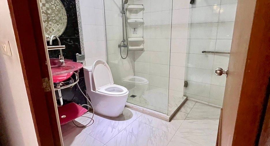 Wohnung zur Miete mit 2 Zimmer in Watthana, Bangkok