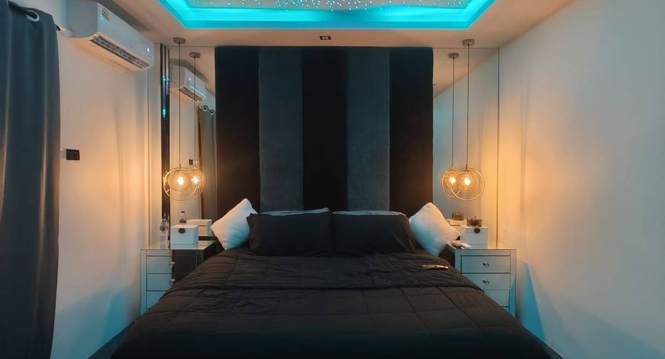 Casa adosada en alquiler de 2 habitaciones en Bang Lamung, Chonburi