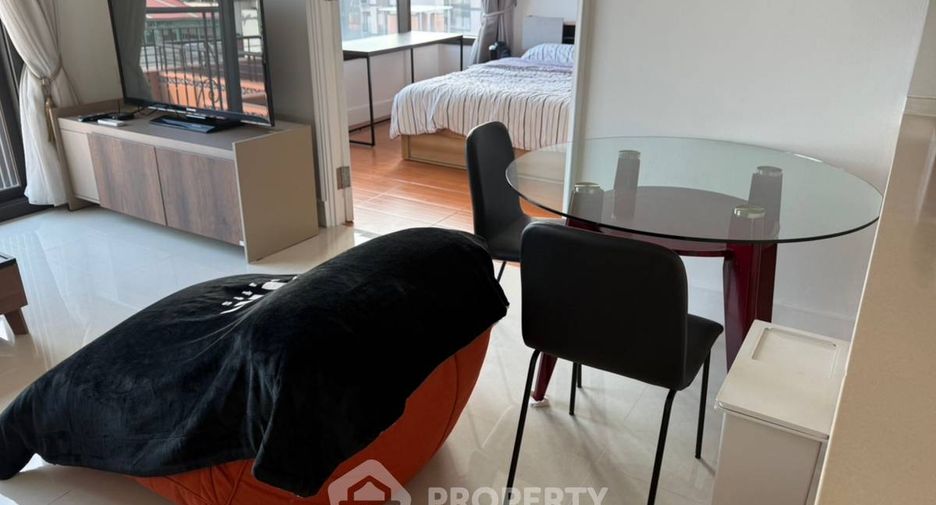 For rent 1 bed condo in Khlong Toei, Bangkok