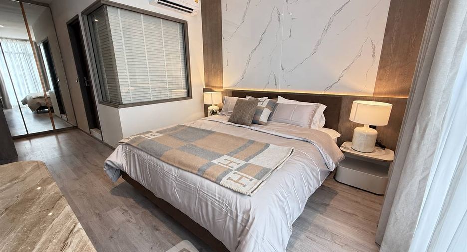 For rent 2 bedrooms condo in Watthana, Bangkok