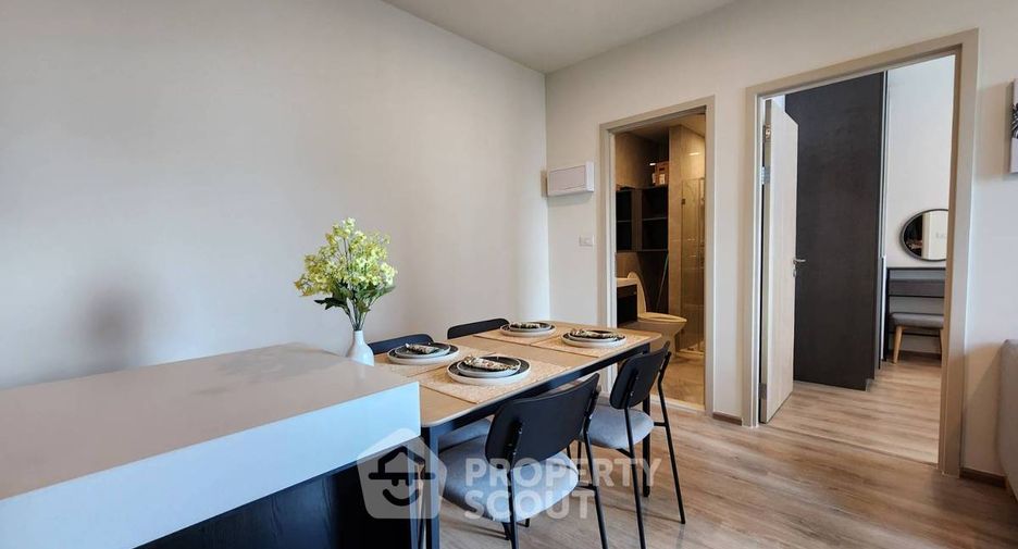 For rent 2 bedrooms condo in Huai Khwang, Bangkok