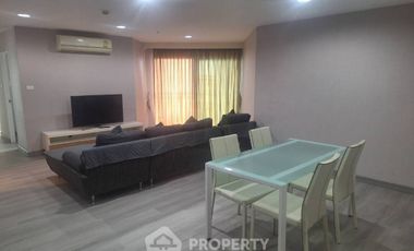 For rent 3 bedrooms condo in Huai Khwang, Bangkok