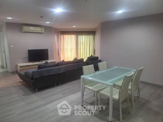 For rent 3 bedrooms condo in Huai Khwang, Bangkok