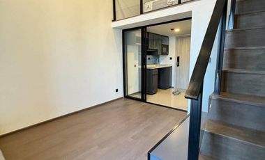 Wohnung zur Miete mit 1 Zimmer in Bang Rak, Bangkok