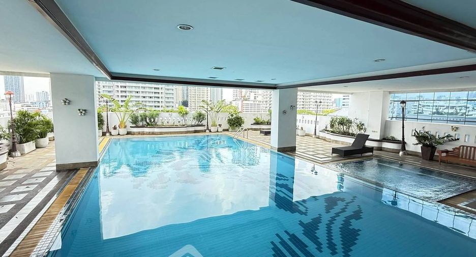For rent 2 bedrooms condo in Watthana, Bangkok