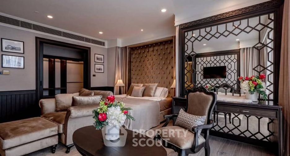 For rent 3 bedrooms condo in Pathum Wan, Bangkok