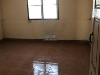 Local comercial en venta de 3 habitaciones en Si Racha, Chonburi