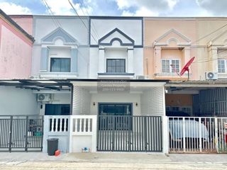 Casa adosada en venta de 2 habitaciones en Pak Kret, Nonthaburi