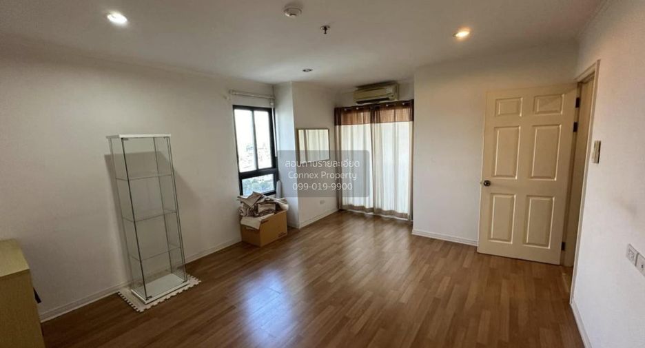 For rent 2 bedrooms condo in Thon Buri, Bangkok