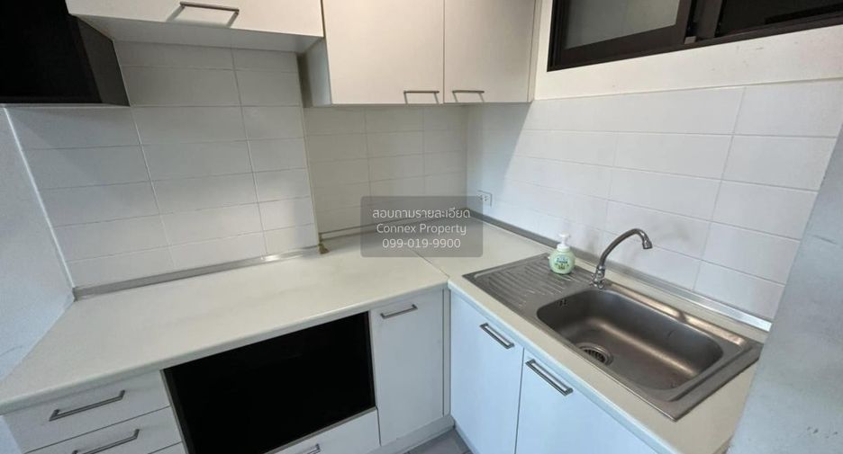 For rent 2 bedrooms condo in Thon Buri, Bangkok