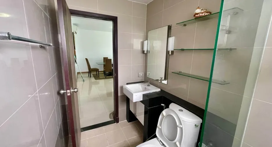 For rent 2 bedrooms condo in Bang Kho Laem, Bangkok