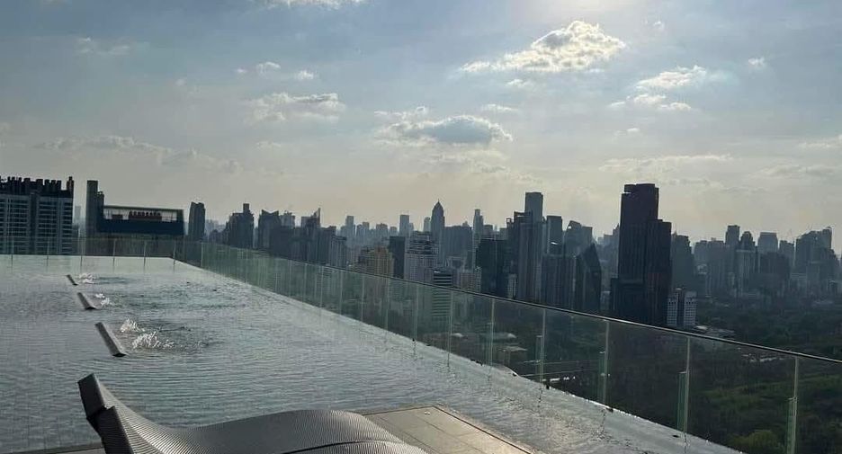 For rent 1 bed condo in Huai Khwang, Bangkok