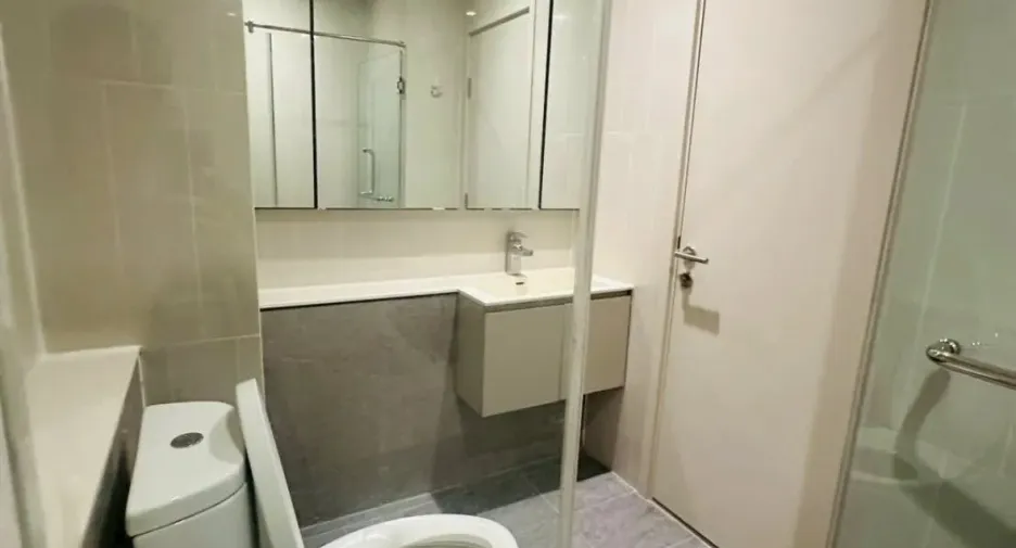 For rent 1 bed condo in Phaya Thai, Bangkok