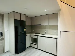 For rent 1 bed condo in Phaya Thai, Bangkok