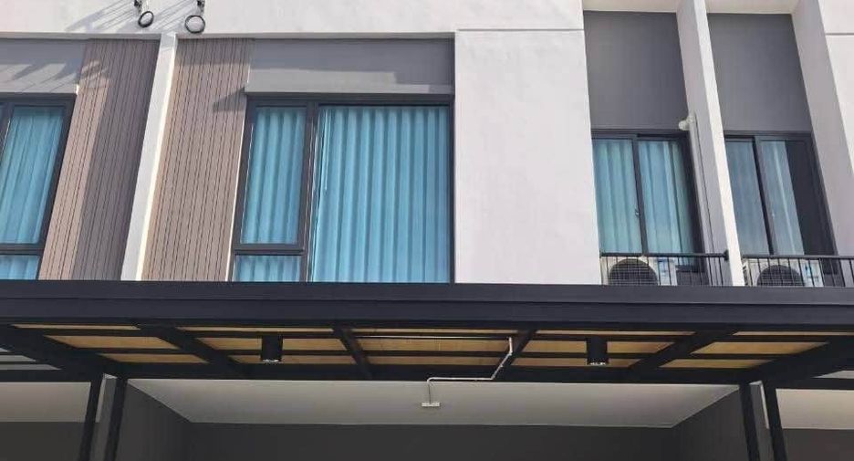 For rent 3 bedrooms townhouse in Bang Phli, Samut Prakan