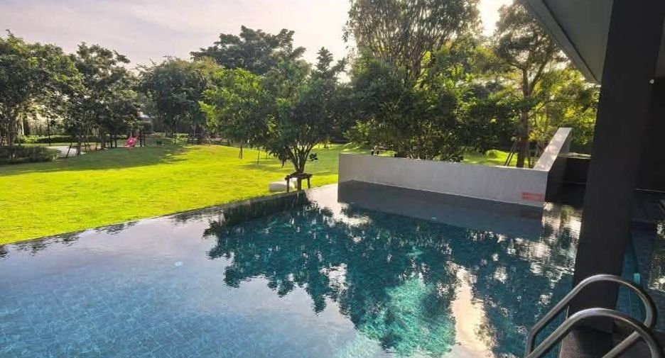 For rent 3 bedrooms townhouse in Bang Phli, Samut Prakan