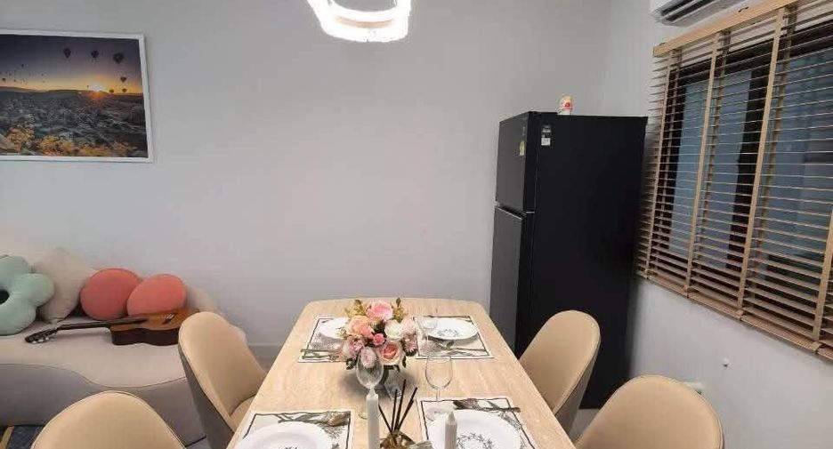 For rent 3 bedrooms townhouse in Bang Phli, Samut Prakan