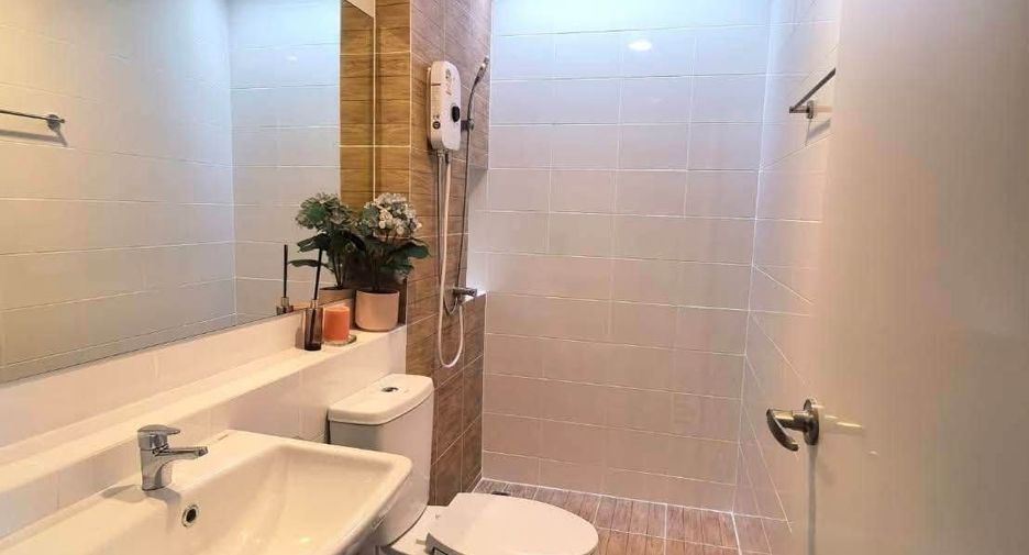 For rent 3 bedrooms townhouse in Bang Phli, Samut Prakan