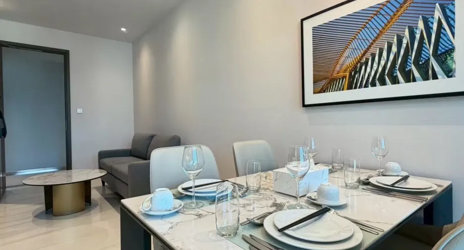 For rent 2 bedrooms apartment in Sathon, Bangkok