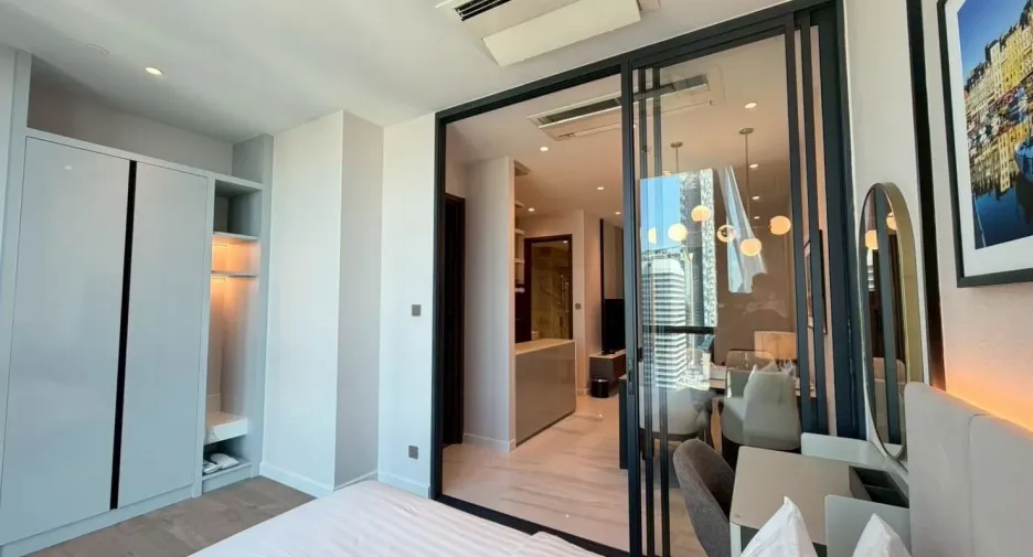 For rent 2 bedrooms apartment in Sathon, Bangkok