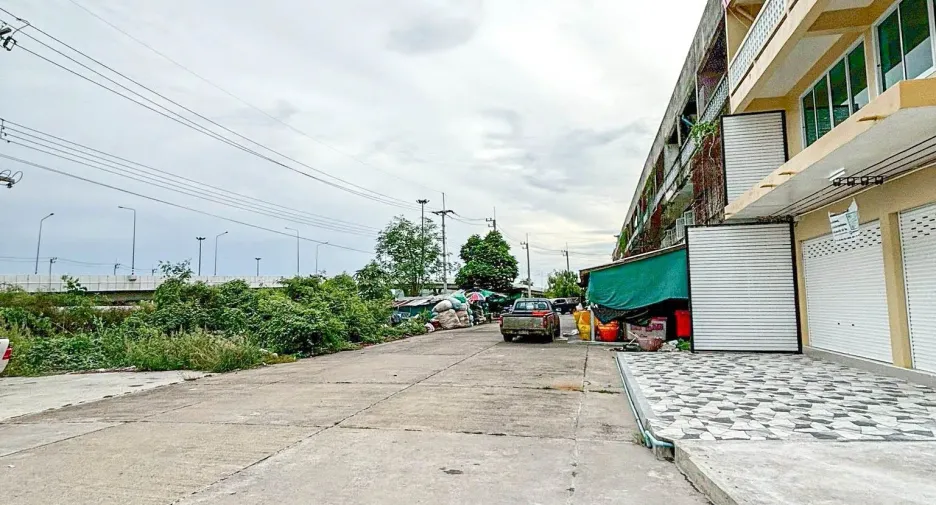 Продажа 7 спальни торговое помещение в Mueang Nakhon Pathom, Накхонпатхом