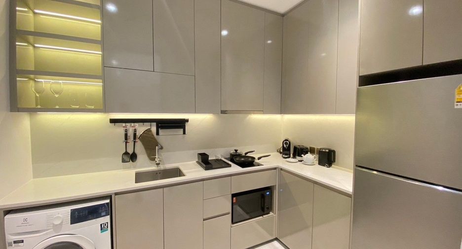 For rent 2 bedrooms apartment in Sathon, Bangkok