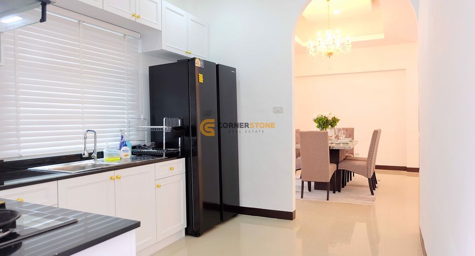 Casa en alquiler de 3 habitaciones en Bang Lamung, Chonburi