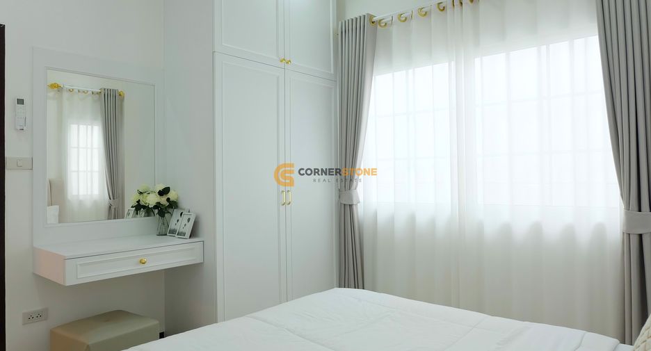 Casa en alquiler de 3 habitaciones en Bang Lamung, Chonburi