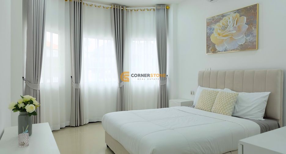 Casa en alquiler de 3 habitaciones en Bang Lamung, Chonburi