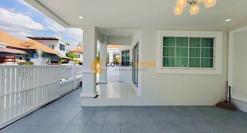 Casa en alquiler de 3 habitaciones en Bang Lamung, Chonburi