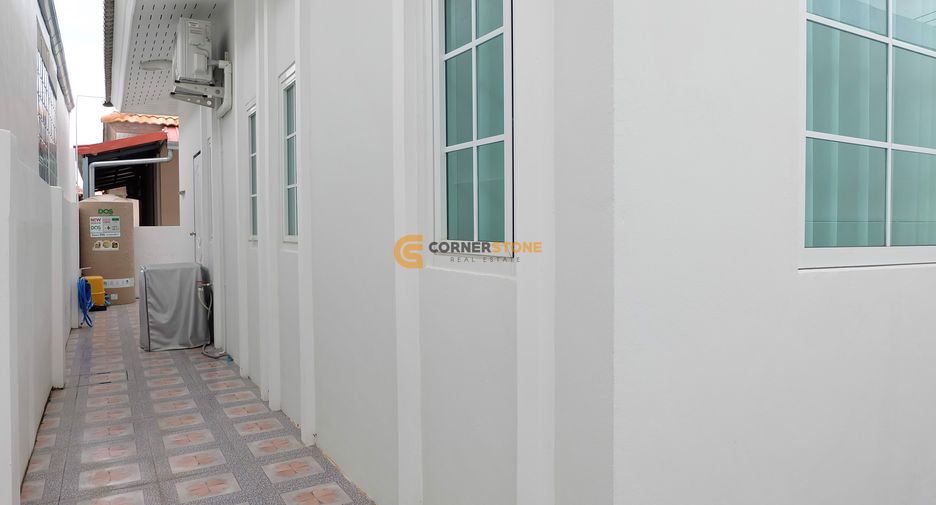 Casa en alquiler de 3 habitaciones en Bang Lamung, Chonburi