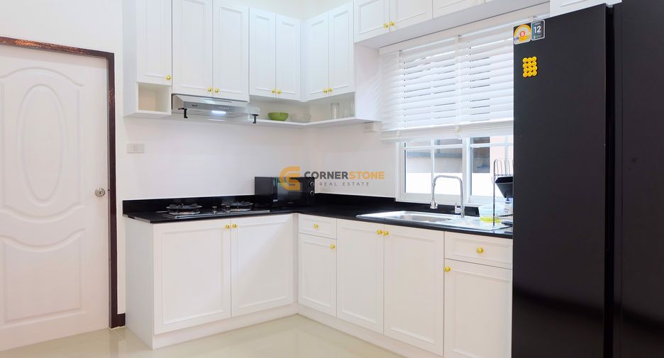 Casa en alquiler de 3 habitaciones en Bang Lamung, Chonburi