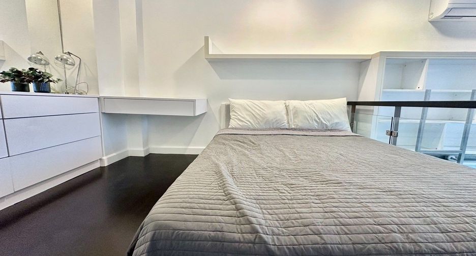 For rent 1 bed condo in Khlong Toei, Bangkok