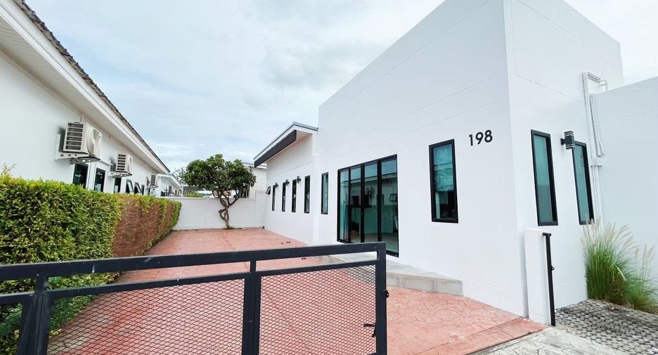 For rent 4 bedrooms villa in Hua Hin, Prachuap Khiri Khan