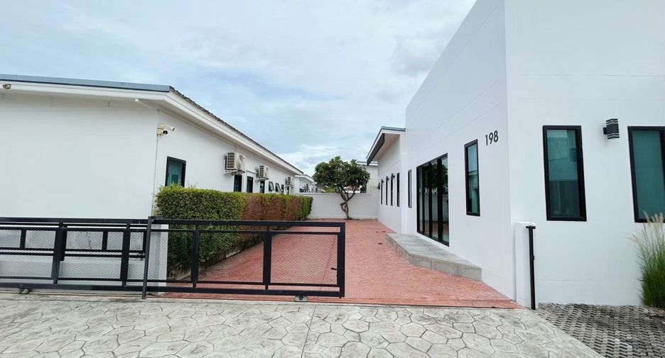 For rent 4 bedrooms villa in Hua Hin, Prachuap Khiri Khan