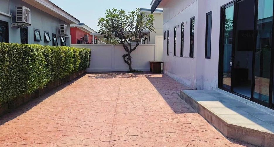 For rent 4 bedrooms villa in Hua Hin, Prachuap Khiri Khan