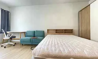 Wohnung zur Miete mit Studio in Sathon, Bangkok