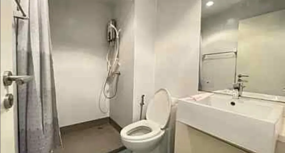 Wohnung zur Miete mit Studio in Sathon, Bangkok