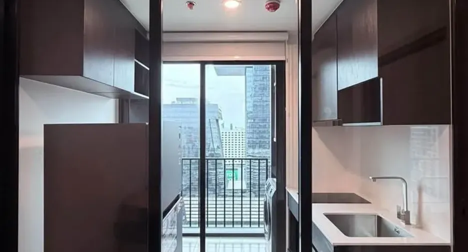 For rent 1 bed condo in Huai Khwang, Bangkok