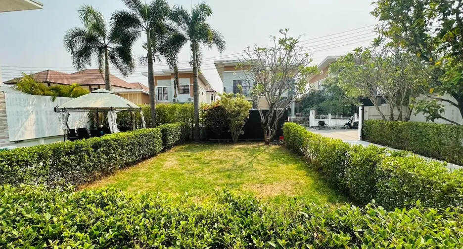 À vendre 4 chambres villa à Hang Dong, Chiang Mai