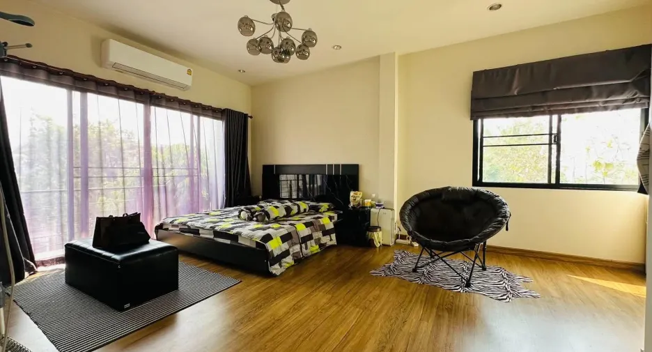 À vendre 4 chambres villa à Hang Dong, Chiang Mai